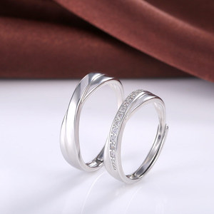 Anello Minimalista a Onda Unisex con Design Intrecciato, Gioiello di Moda per Uso Quotidiano - Product Image 4