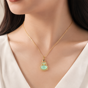 Collana corta con ciondolo a forma di zucca verde, regalo retrò da donna per tutti i giorni - Product Image 2