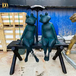 户外花园真人大小情侣青蛙雕像青铜金属青蛙带伞动物雕塑待售
