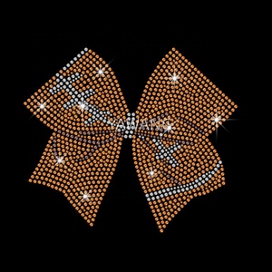 Personalización Bling Bowtie Hotfix Crystal Transfers Día deportivo Béisbol Voleibol Bowknot Flatback Strass Iron on Transfers DIY - Product Image 6
