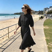 Robe chemise élégante OEM à pois, coupe droite, boutonnée, longueur midi, demi-manches, style classique vintage, décontractée, pour le bureau