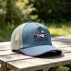 Gorra trucker personalizada de 5 paneles con malla trasera, gorra de béisbol con logotipo bordado en 3D personalizado, gorra snapback ajustable para montaña y actividades al aire libre. - Product Image 5
