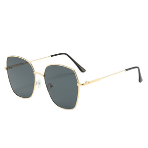 Women's <b>Gradient</b> Oversized Metal <b>Sunglasses</b> UV400 Gold Frame For Travel Fashion Outfits - Product Image 5