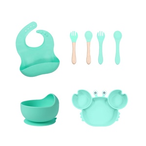 <span class=keywords><strong>Set</strong></span> da 7 Pezzi per lo Svezzamento del Bambino in Silicone Alimentare: Ciotola con Ventosa, Piatto, Bavaglino Regolabile, Cucchiaio e Forchetta per Bambini - Product Image 4