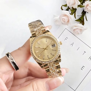Nouvelle montre pour femme 2026 avec cadran rose et accents de diamants, bracelet en acier inoxydable, montre-bracelet tendance avec fonction date - Product Image 2