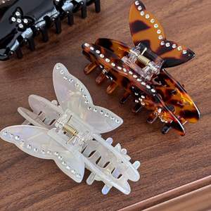 مشابك شعر أنيقة من الأسيتات بتصميم فراشة مزينة بالأحجار الكريمة للفتيات من YJL - Product Image 3