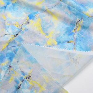 Tissu en satin de luxe imprimé numériquement motif floral personnalisé Safa Textile, idéal pour les vêtements féminins – Nouvelle collection en promotion - Product Image 2