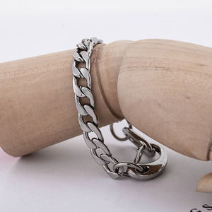 สร้อยข้อมือสแตนเลสสตีลสำหรับผู้ชายและผู้หญิง เครื่องประดับแฟชั่นสไตล์ฮิปฮอป สร้อยข้อมือไทเทเนียมขัดเงา - Product Image 3