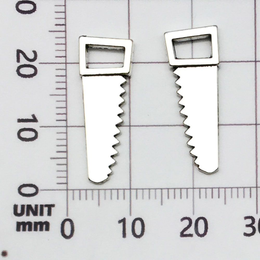 1 scie à outils antique en argent - 1,2g - 9*23mm - 8524