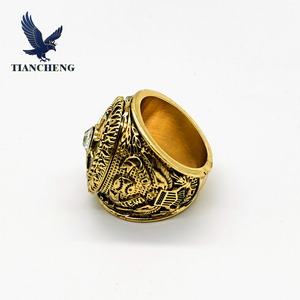 Anillo de Campeonato Réplica Premium de los New York Mets de <span class=keywords><strong>1986</strong></span>, en Aleación, con Cristales y Diamantes de Imitación - Product Image 1