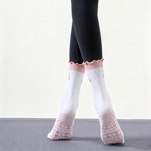 Chaussettes de yoga imprimées fruits pour femmes, antidérapantes, à volants, pour Pilates et fitness, avec picots de maintien, vente en gros - Product Image 3