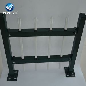 Modèles de panneaux de clôture en tube d'acier, clôtures en palissade métallique incurvée, clôtures en palissade en aluminium européen, clôture en <span class=keywords><strong>fer</strong></span> forgé - Product Image 3