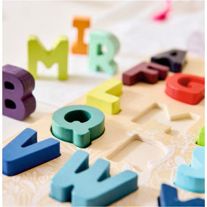 Giocattolo Educativo in Legno Personalizzato con Alfabeto Colorato, Progettato in India, Lettere in Legno per Mani Piccole - Product Image 2