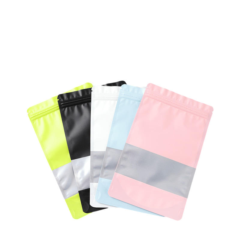 มีสีสัน