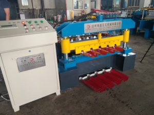 Machine de fabrication de tôles en acier 0,3-0,8 mm <span class=keywords><strong>pour</strong></span> toiture, production automatique de tuiles métalliques colorées en acier émaillé <span class=keywords><strong>pour</strong></span> toiture - Product Image 3