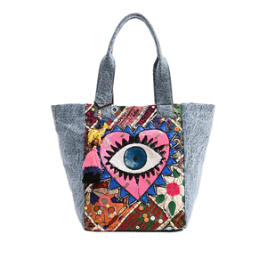 Bolso Bandolera Hecho a Mano con Diseño de Ojos, Elegante y Casual para Viajes y Uso Diario, Disponible para la Venta - Product Image 4