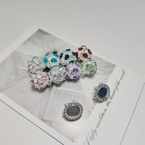 ตัวล็อคแม่เหล็กทรงกลมประดับเพชรเคลือบโลหะผสม สำหรับงาน DIY ขนาดกลาง - Product Image 1