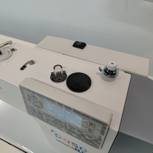 Máquina de Coser Industrial de Alta Velocidad D8R, Puntada Recta Automática, Una Sola Aguja, Nueva, Computarizada, Accionamiento Directo, Motor Integrado - Product Image 4