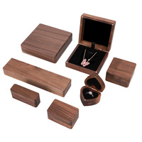 Boîte à bagues en bois double cœur gravée sur mesure avec cordon de serrage, fabriquée à la main par Guorui, pour demande en mariage, cérémonie de mariage, porte- alliances