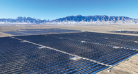 Support de vis de terre en aluminium anodisé personnalisé pour système de montage au sol solaire, supports durables pour panneaux photovoltaïques résistants aux charges éoliennes