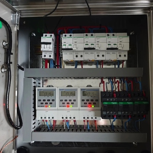 Boîtier de distribution d'éclairage extérieur triphasé à 3 canaux avec minuterie programmable et contacteur pour éclairage public - Product Image 1