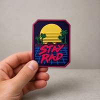 Patch PVC personnalisé STAY RAD, motif coucher de soleil sur la plage, badge moral rétro en caoutchouc avec fixation auto-agrippante pour sacs à dos, vestes et équipements