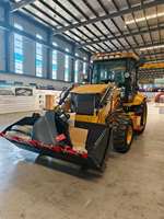 Chargeuse-pelleteuse multifonctionnelle 388T avec une puissance de 115 CV, un poids opérationnel de 8,5 tonnes pour la construction routière