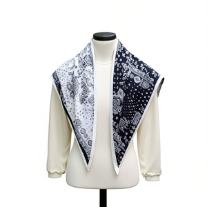 Pañuelo triangular floral Zi de 60x135 cm, poliéster y algodón, multiusos, para mujeres y hombres - Product Image 1