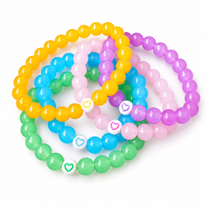 Pulseras de Cuentas de Plástico Coloridas y Modernas para Niños con Dijes de Letras y Corazones Unisex - Product Image 6