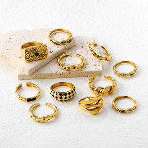 แหวนแฟชั่น สแตนเลสสตีล 18k ดีไซน์เรขาคณิตไม่สมมาตร ประดับเพชรแบบไมโครเพฟ สำหรับทุกเพศ เหมาะสำหรับงานปาร์ตี้ - Product Image 1