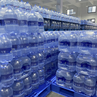 Sacs d'emballage thermorétractables automatiques à manchon en film PET souple Emballage de protection pour bouteilles de soda Caractéristique étanche à l'humidité