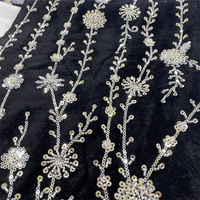 Paillettes argentées exquises de 3mm 5mm et perles blanches argentées velours brodé tissu à paillettes pour vêtements