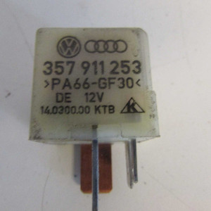 Relé de Precalentamiento de Bujías para VW Polo Mk3 6N 103 191906383C Herramienta de Torneado 20410 20G-1-B-5 Italia - Product Image 1