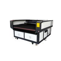 Machine de découpe laser CO2 à alimentation automatique 1810 avec caméra CCD pour tissu, textile, cuir, peluche et jouets en tissu