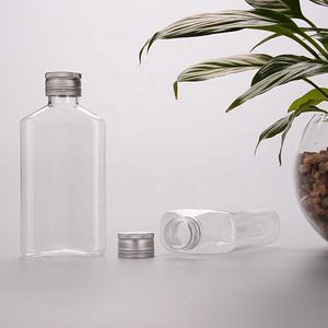 Vide 150ML <span class=keywords><strong>Gin</strong></span> Brandy Rhum Vodka Whisky Bouteille d'alcool en plastique <span class=keywords><strong>de</strong></span> qualité alimentaire PET clair forme plate 5oz emballage <span class=keywords><strong>de</strong></span> boissons portables - Product Image 3