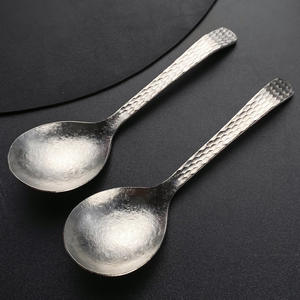 ช้อนไทเทเนียมบริสุทธิ์รูปทรงไม่สม่ำเสมอแบบพกพาสำหรับตั้งแคมป์ ช้อนทานอาหารสีพื้นพร้อมด้ามจับพับได้ - Product Image 5