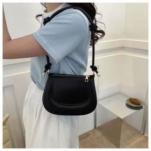 2024 New Model Winter Women's Small Square Crossbody Bag <b>Quilted</b> <b>Single</b> Shoulder Street Trends Open-ended Closure - Product Image 5