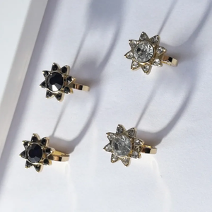 Pendientes de Aro en Forma de U con Incrustaciones de Diamantes de Imitación y Detalles de Cristal, Chapados en Oro de 16K y Acero Inoxidable 304 de Alta Gama para Mujer - Product Image 2