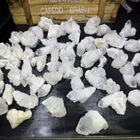 Vente en gros de cristaux naturels de pierre verte en forme d'ananas, artisanat de haute qualité, pierres précieuses pour la décoration de la maison