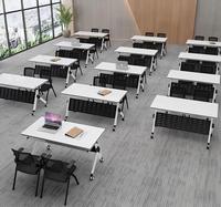 Table de conférence moderne et durable en bois pliable, écologique, avec chaises intégrées pour bureaux, formations et salles de conférence