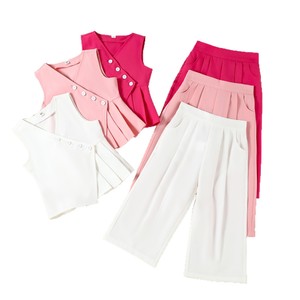 Set Estivo per Bambine <span class=keywords><strong>con</strong></span> Top Plissettato a <span class=keywords><strong>V</strong></span> <span class=keywords><strong>con</strong></span> Bottoni e Pantaloni, Vendita all'Ingrosso di Abbigliamento per Ragazze - Product Image 1