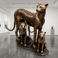 Statue personnalisée en bronze moulé à la cire perdue, famille de guépards sur mesure, mère avec deux jeunes, sculpture de faune, mascotte pour la Fête Nationale