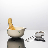 Outils de cérémonie japonais en porcelaine céramique faits à la main avec logo personnalisé ensemble de fouets à matcha de 2 à 7 pièces résistant à la chaleur de qualité alimentaire