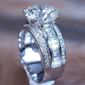 Anello da Donna con Zirconia Cubica, Accessorio di Gioielleria alla Moda - Product Image 1