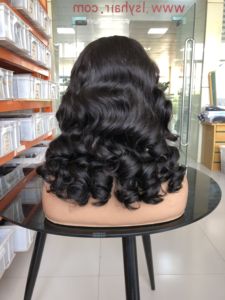 วิกผมแท้ 100%  แบบติดลูกไม้สำเร็จรูป  ฟอกสีไว้แล้ว  เส้น<span class=keywords><strong>ผม</strong></span>ธรรมชาติ  ลูกไม้<span class=keywords><strong>บาง</strong></span>นุ่ม  ไม่ต้องใช้กาว  <span class=keywords><strong>ผม</strong></span>หยิกเด้ง  <span class=keywords><strong>ผม</strong></span>สองชั้น - Product Image 5