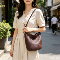 Tas Selempang Kulit Sapi Anyaman Tangan Motif Huruf, Tali Simpul yang Dapat Disesuaikan, Tas Bahu Vintage Cokelat untuk Sehari-hari