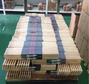 Baquetas de madera de nogal americano HUN 5A de la serie clásica con puntas de acorn y peso equilibrado, al por mayor - Product Image 6