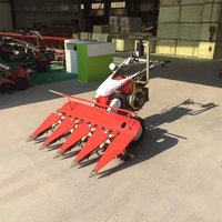 Une variété de spécifications de moissonneuses-batteuses, sélection multiple de machines de dessin technique, machine à couper le poivre