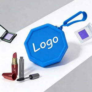 กระเป๋าเครื่องสำอางซิลิโคนอเนกประสงค์น้ำหนักเบาขายดี พร้อมโลโก้สั่งทำ ซิปกันน้ำ หรูหรา สำหรับการเดินทาง - Product Image 5