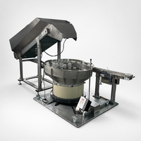 Alimentateur vibrant sur mesure avec grande trémie pour système de tri et d'alimentation des bouchons en plastique